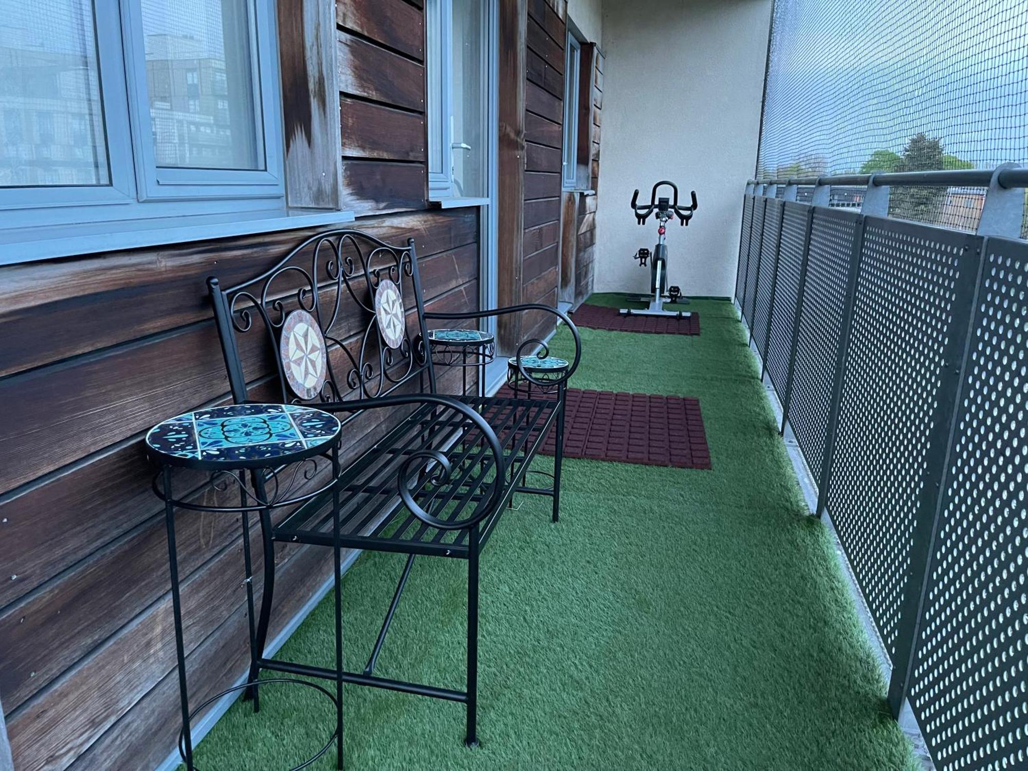 Luxury 2 Bedroom Apartment- Lake View - Free Parking - Wembley Stadium 5Km 伦敦 外观 照片