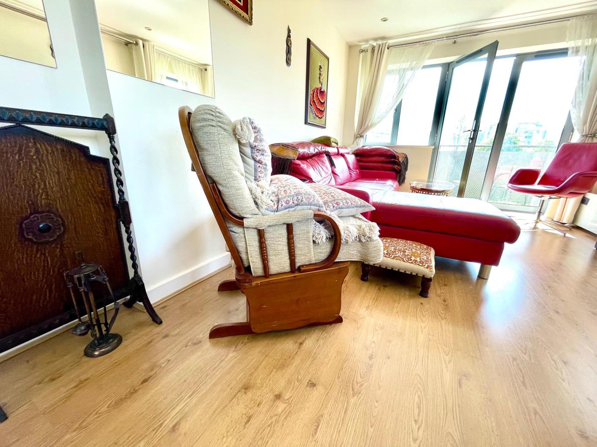 Luxury 2 Bedroom Apartment- Lake View - Free Parking - Wembley Stadium 5Km 伦敦 外观 照片