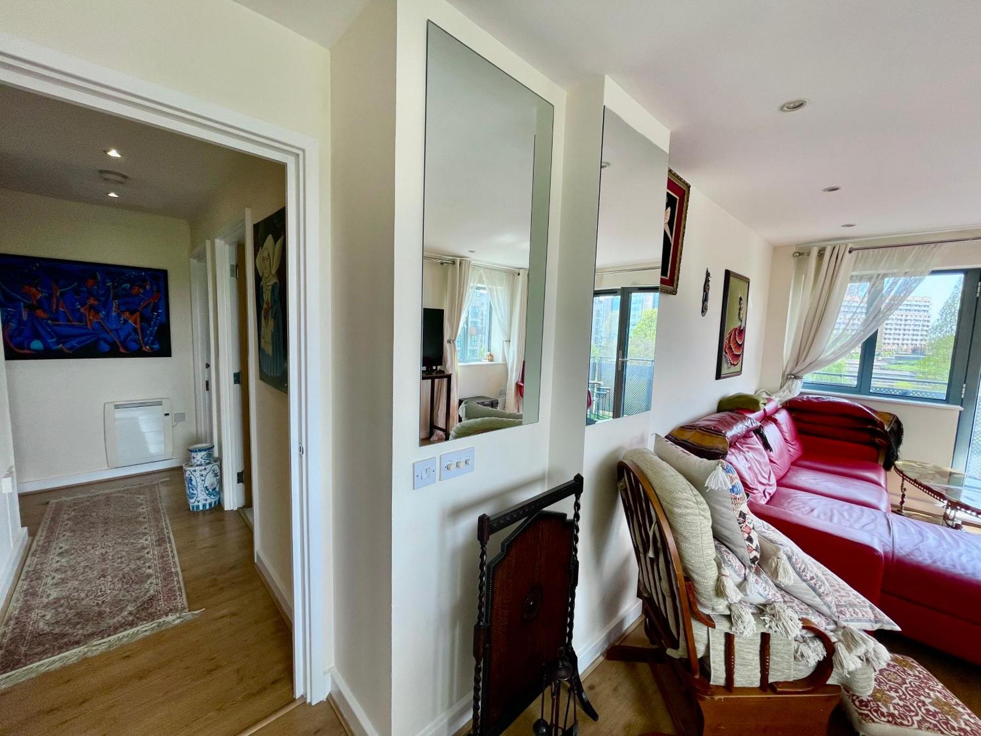 Luxury 2 Bedroom Apartment- Lake View - Free Parking - Wembley Stadium 5Km 伦敦 外观 照片